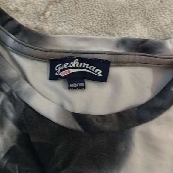 black and white top - Picture 2 of 2